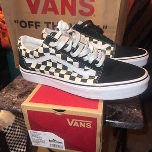 Men Vans Old Skool Size 10 Black and White Checkerboard Shoes